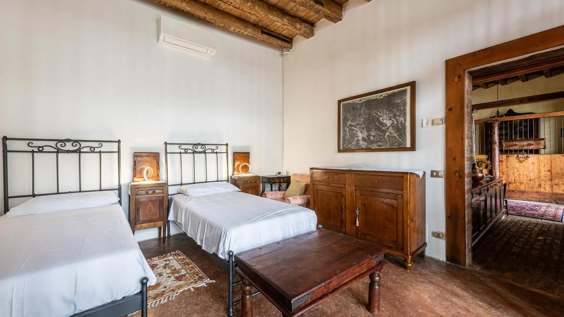 Scuderia Country Mansion 3300Squarefeet Villa Vanzo 0*,  Italy