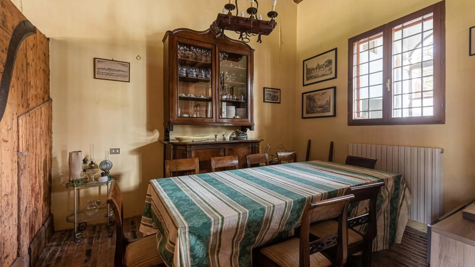 Scuderia Country Mansion 3300Squarefeet Villa Vanzo