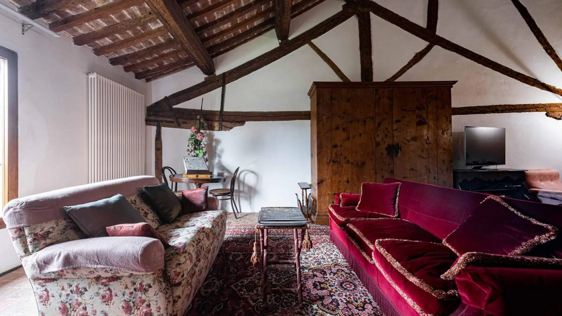 Scuderia Country Mansion 3300Squarefeet Villa Vanzo