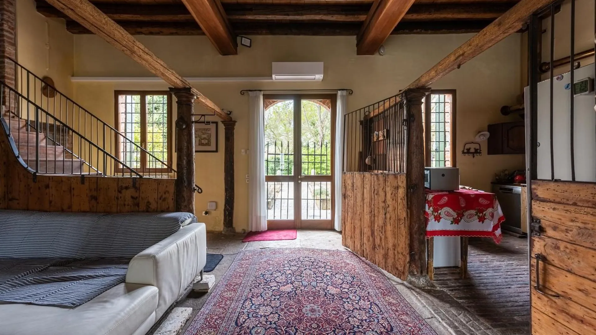 Scuderia Country Mansion 3300Squarefeet Villa Vanzo