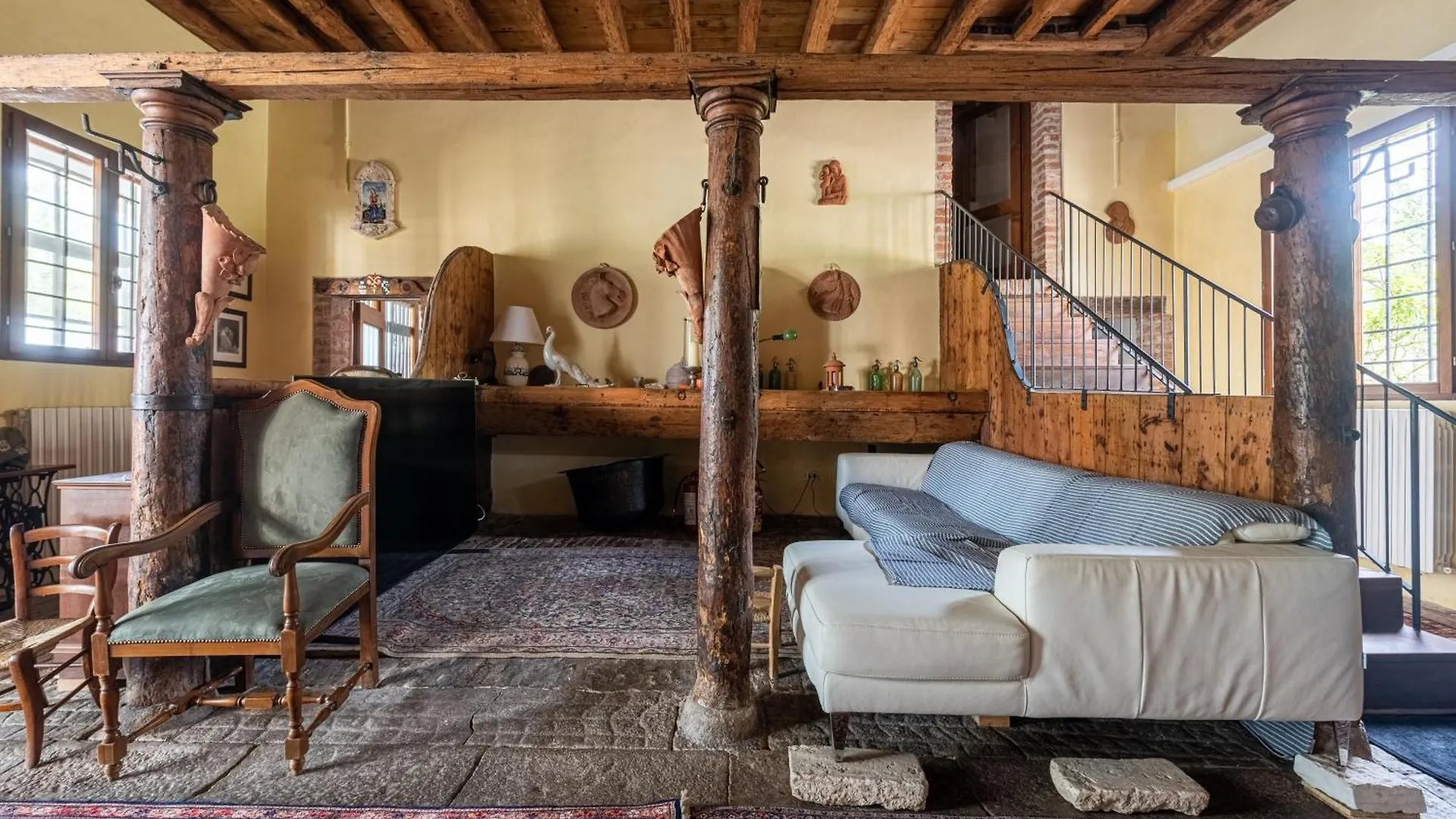 Scuderia Country Mansion 3300Squarefeet Villa Vanzo