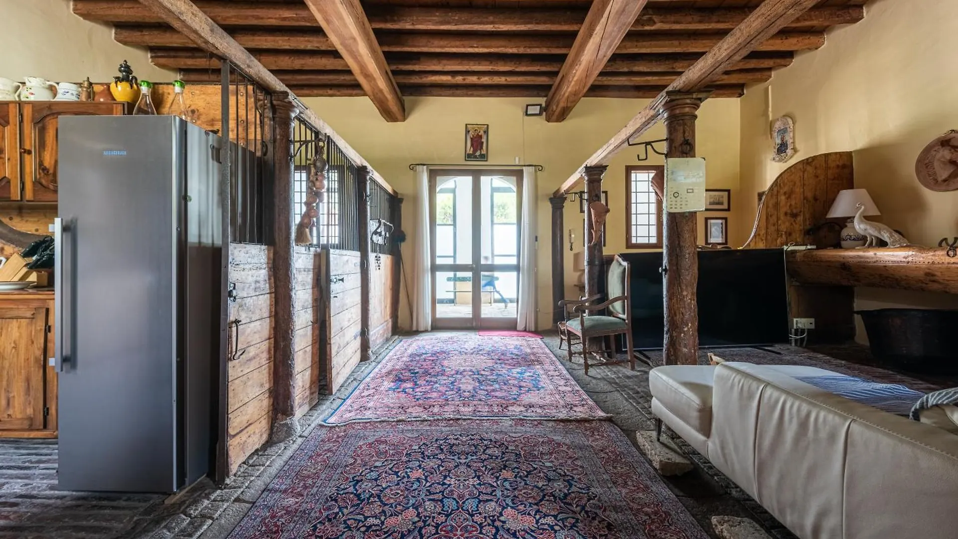 Scuderia Country Mansion 3300Squarefeet Villa Vanzo